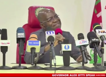 ’That we throw this open doesn’t mean that people should be st^pid:- moment Abia state governor, Alex Otti, lashed out at a journalist during a media chat