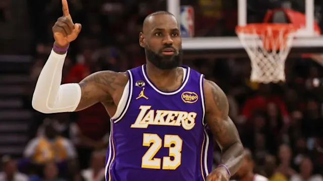 Lebron James breaks NBA appearance record as Lakers win thriller