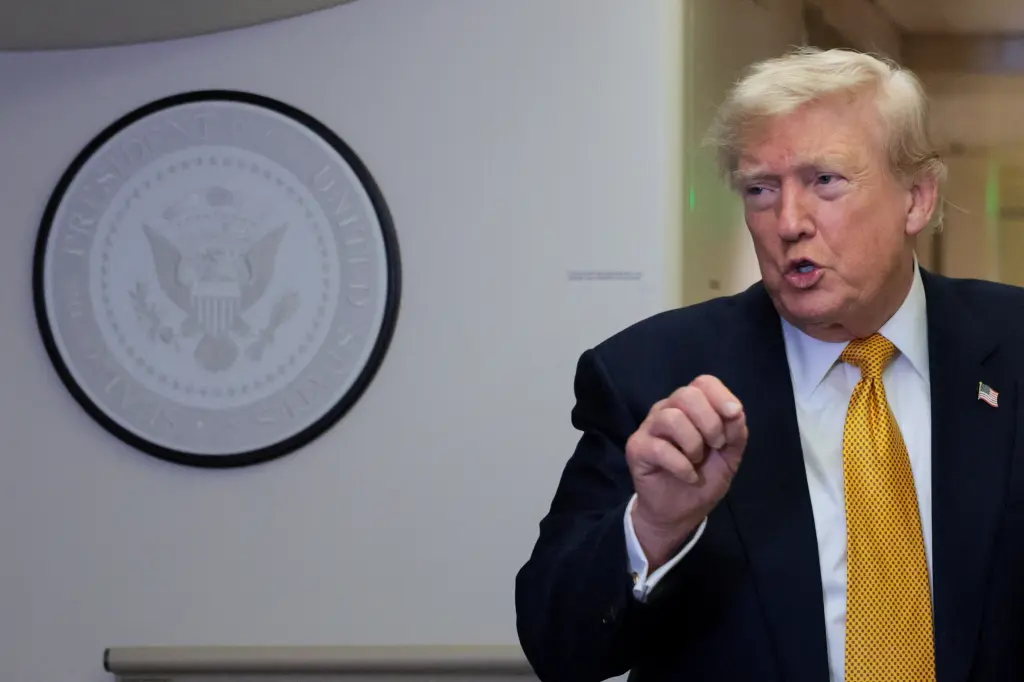 President Trump reinstates Iran port blockade and imposes 20% charge on cargo passing through Strait of Hormuz