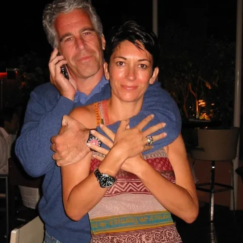 Imprisoned s3x traffick3r Ghislaine Maxwell boasted about performing s3x act on actor George Clooney
