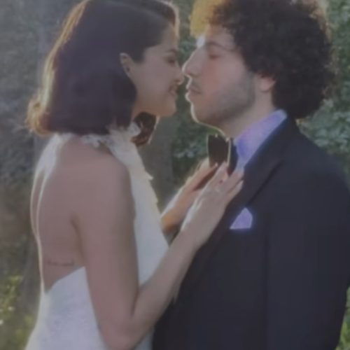 Actress Selena Gomez weds record producer Benny Blanco (photos)