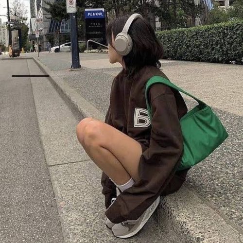 Harzardous substance that can cause cancer and feminisation of men found in all headphones tested