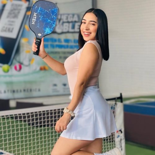 Story from Jam Press (Epileptic Presenter Dies) Pictured: Jennifer¿s final Instagram post on the day of her death showed her standing on what appears to be a pickleball court holding a paddle. TV presenter, 21, dies after ¿epileptic seizure¿ A TV presenter has died after a suspected epileptic seizure. Jennifer Nicole Rivas was found dead in her home yesterday (1 Oct). The 21-year-old¿s family confirmed she had an underlying condition. The authorities said she died of natural causes and an autopsy was not performed on the body. Jennifer passed away in her home in the Honduran capital Tegucigalpa. She was a journalism student, TV presenter, comedy actress and content creator with 100,000 TikTok followers and 16,000 fans on Instagram. She worked as a presenter for the Honduran TV channel CHTV. She was a frequent collaborator with the comedy group Los Venados 504, as reported by NeedToKnow. Jennifer was also active on social media where she created content related to her blossoming career and lifestyle. Her final Instagram post on the day of her death showed her standing on what appears to be a pickleball court holding a paddle. She wrote: ¿Getting ready.¿ Her sudden death generated a wave of reactions on social media, where colleagues, friends, and followers expressed their sadness and praised her talents. ENDS