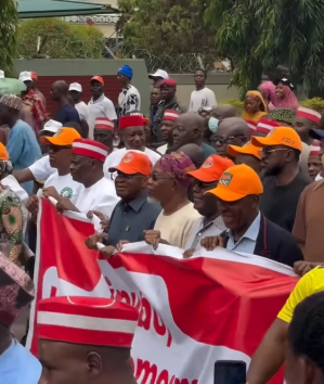 ATiku Abubakar, Peter Obi, Dino Melaye, Aisha Yesufu, others stage ‘’Save Democracy’ protest in Abuja